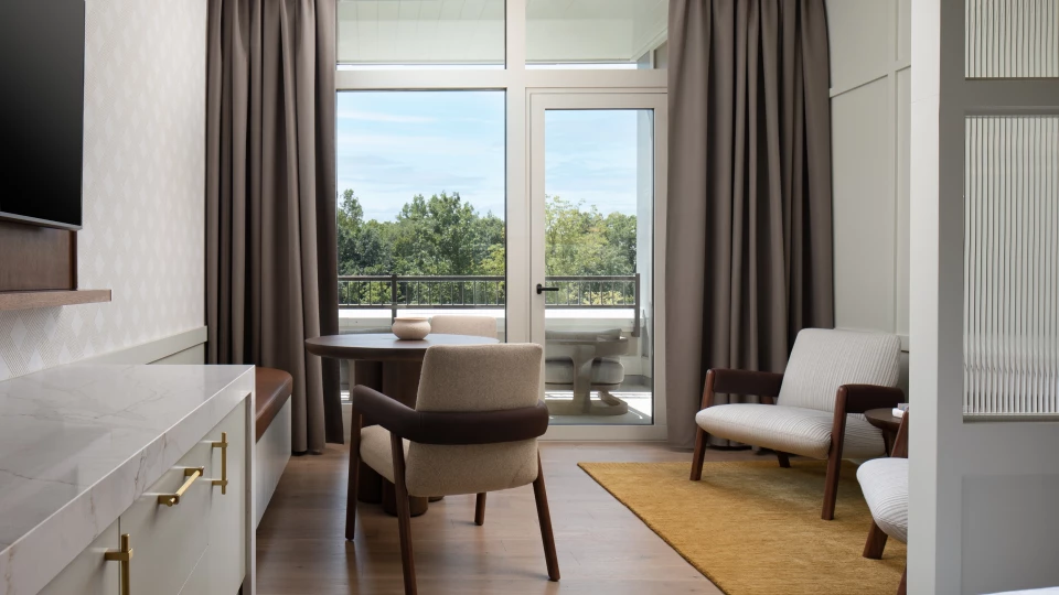 Ada Guest Room 2 Queen Extended Living