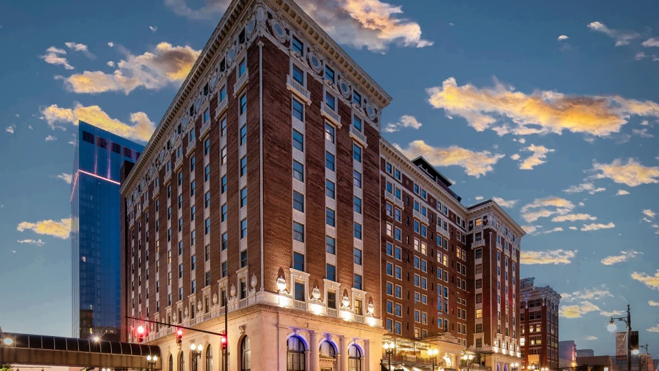 Amway Grand Exterior Pantlind Side 2023