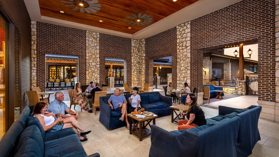 BW Lobby Bar Patio Lifestyle Nov2024